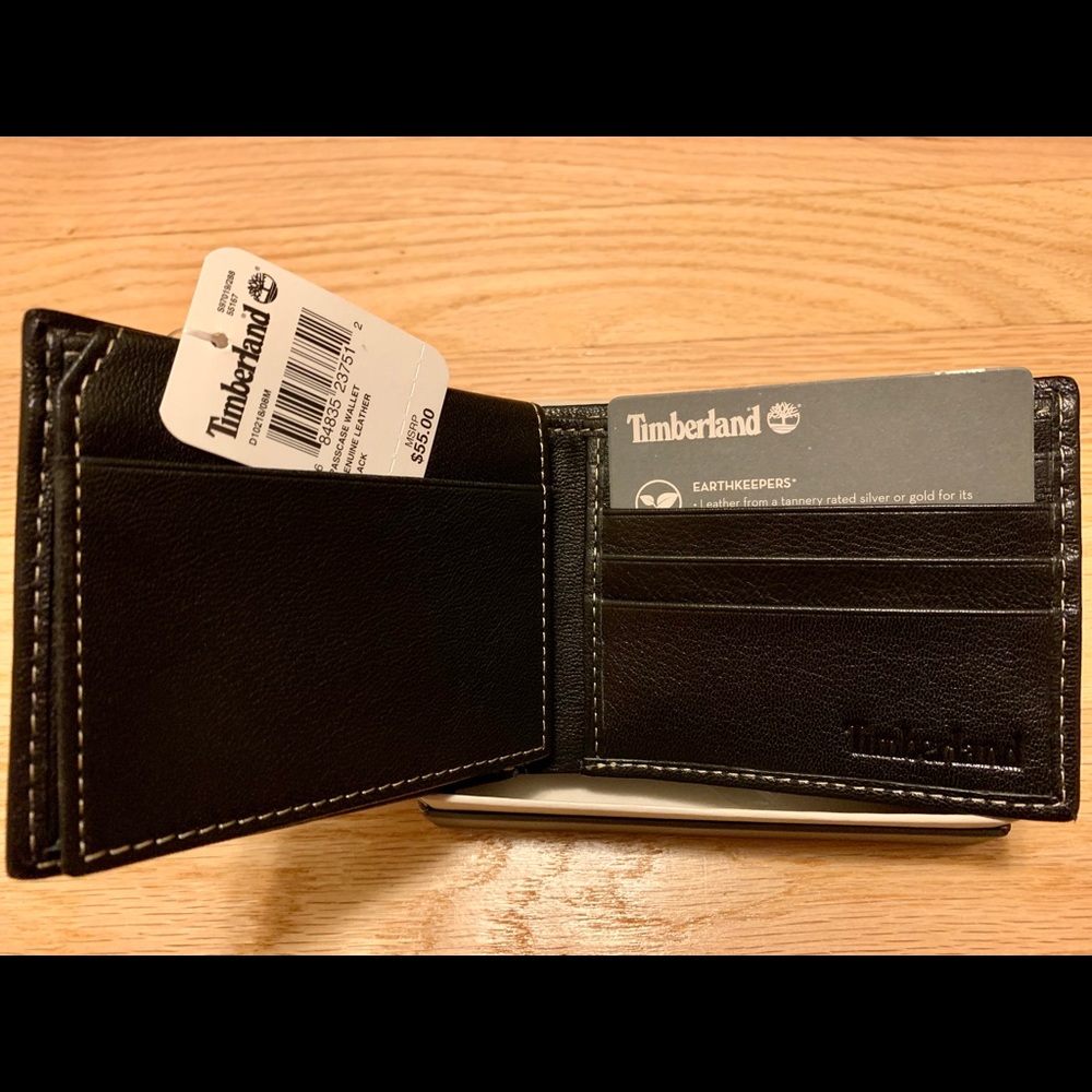 Timberland Men’s Black Leather Wallet.